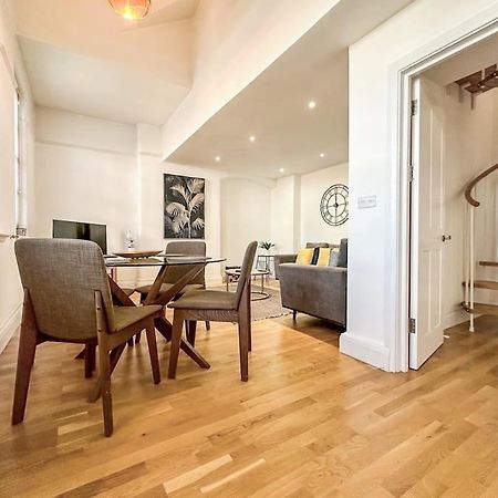 Newly Refurbished Luxury 3 Bedroom Apartment ลอนดอน ภายนอก รูปภาพ
